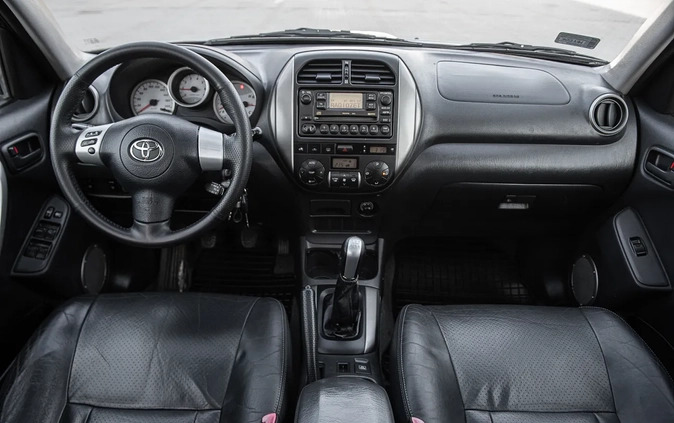 Toyota RAV4 cena 25900 przebieg: 244123, rok produkcji 2004 z Bieruń małe 352